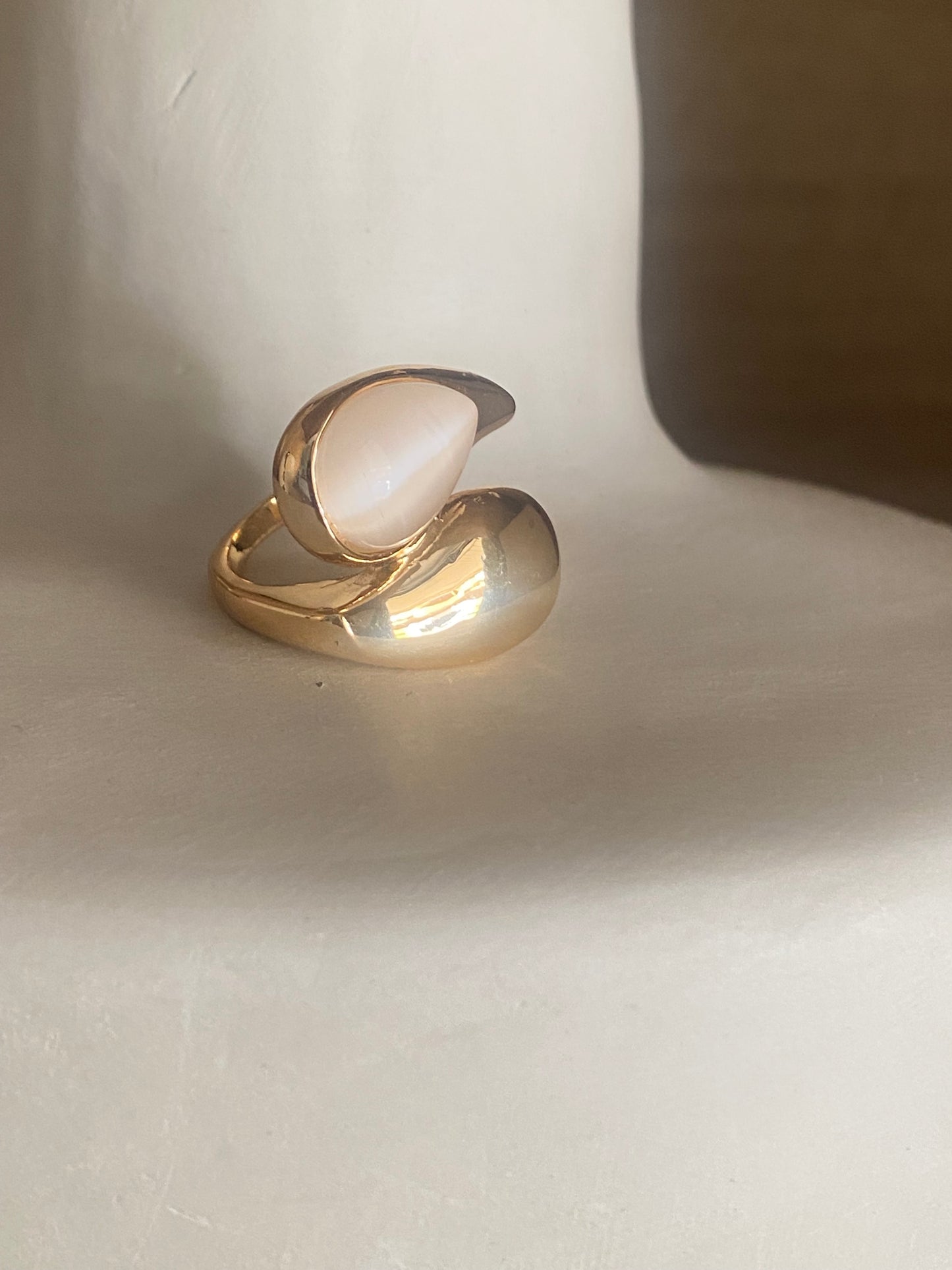 Anillo abierto nácar