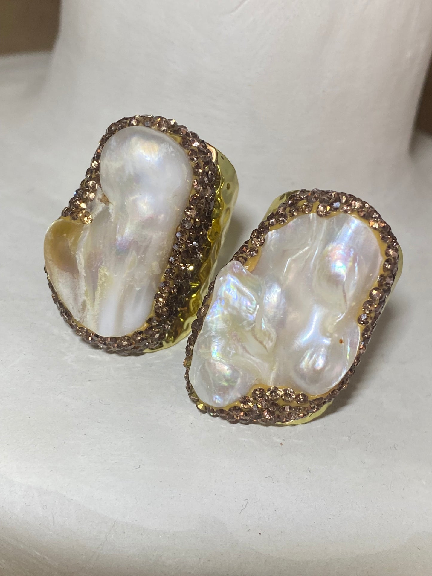 Natural stone and zircon ring
