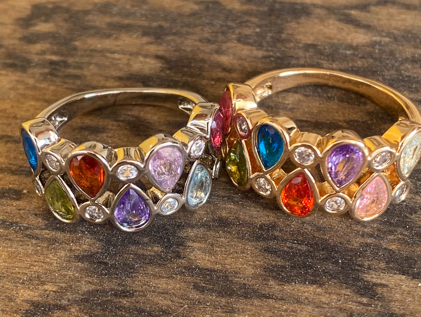 Anillo circonitas de colores