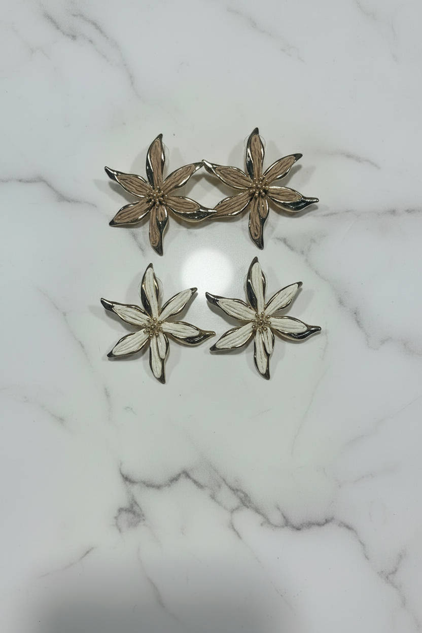 NEW IN! Pendientes flor rígida