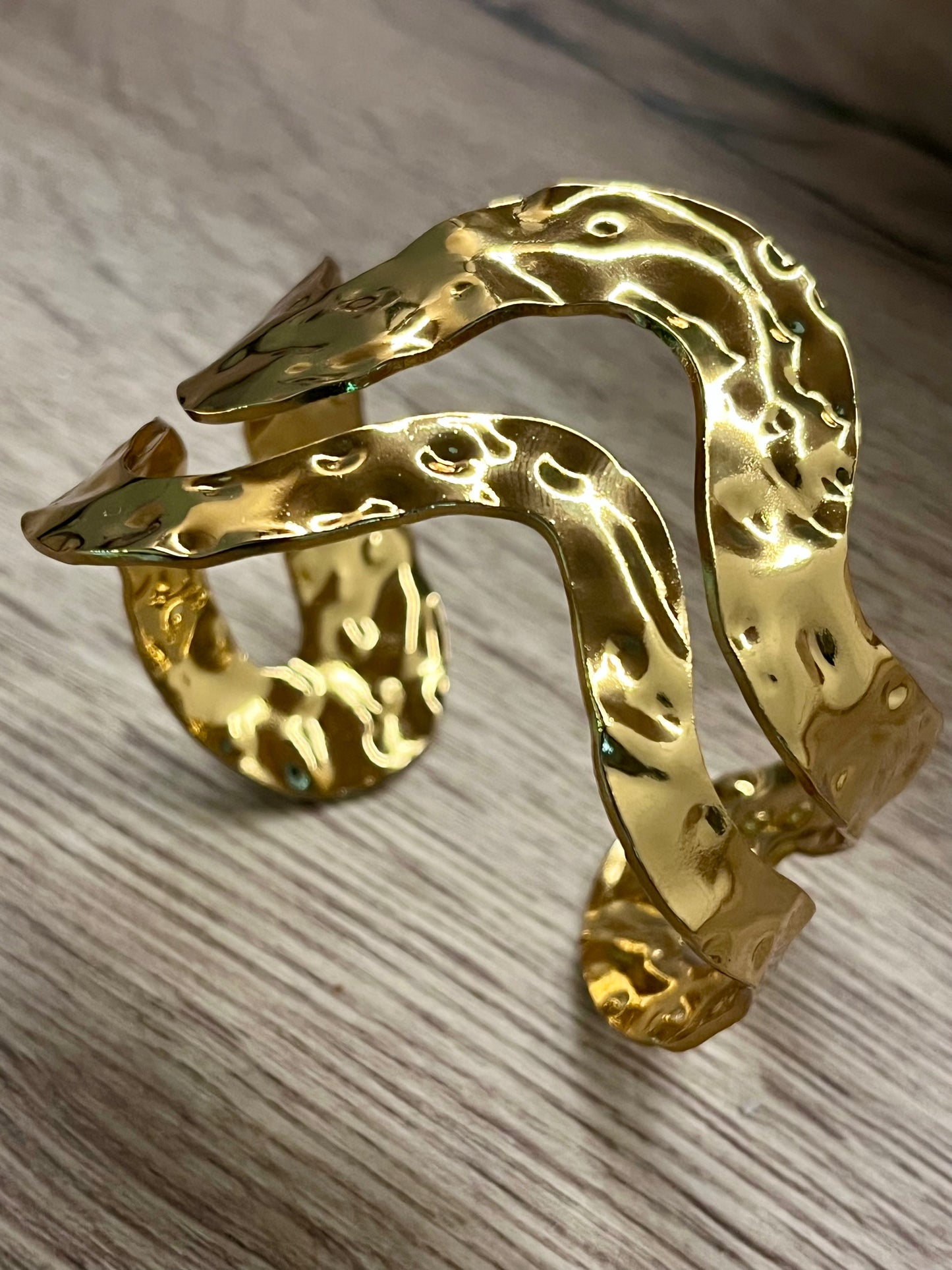 Brazalete ondulado