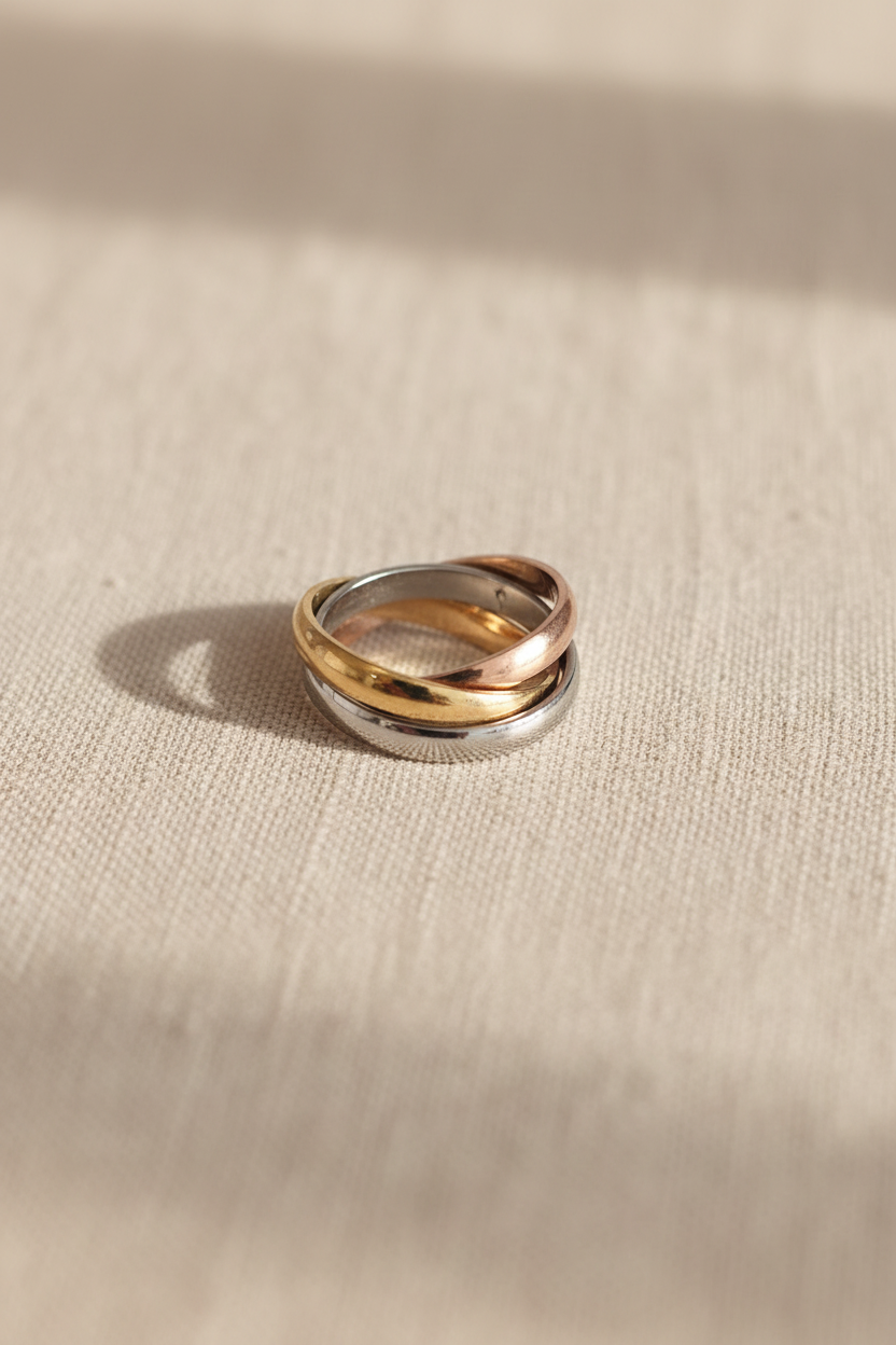 NEW IN! Anillo tres oros