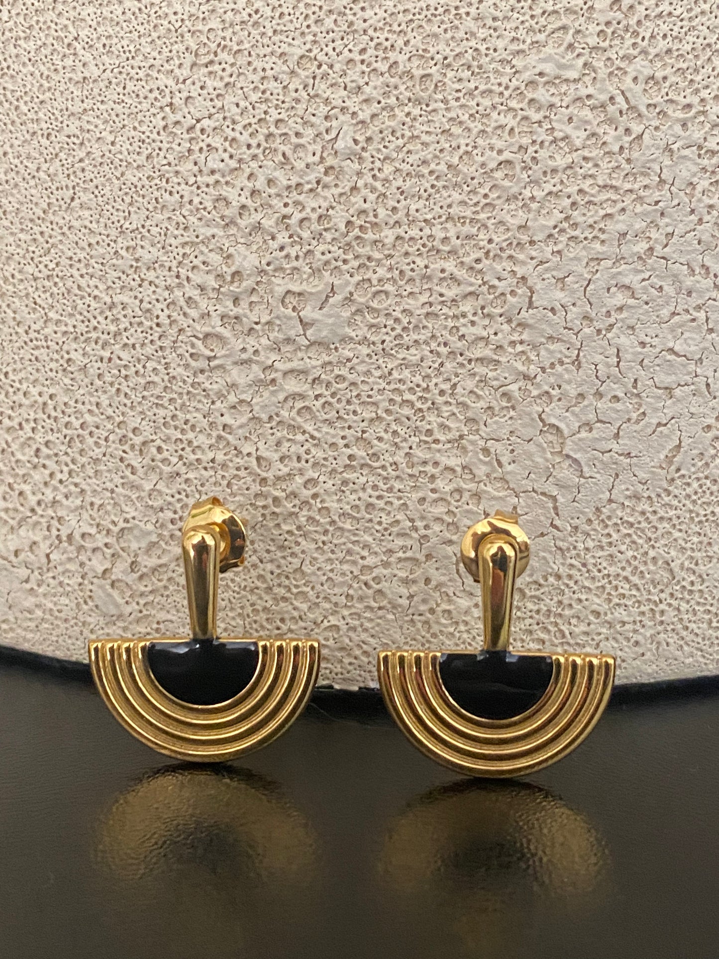 Pendientes dorados abanico