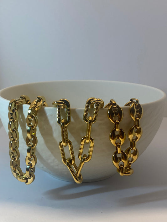 Gold chain bracelet