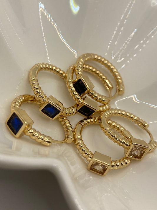 Aros dorados con circonita