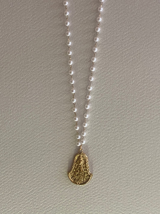Virgin of Rocío with a chain of pearls