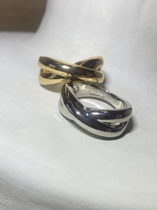 Anillo cruzado