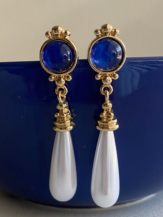 Pendientes largos, detalle azul y perla