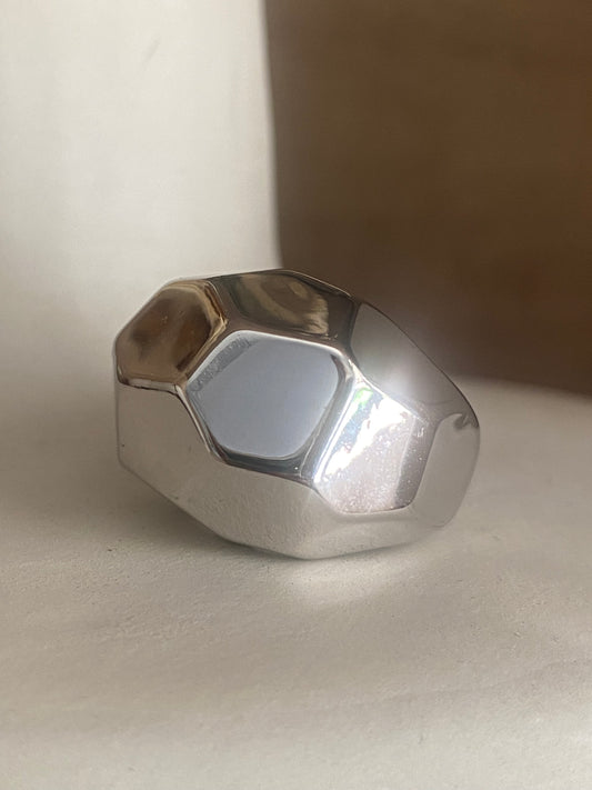 Maxi irregular silver ring