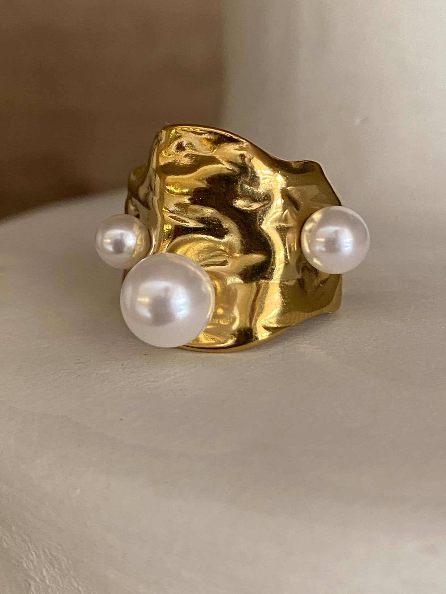 Anillo irregular perlas