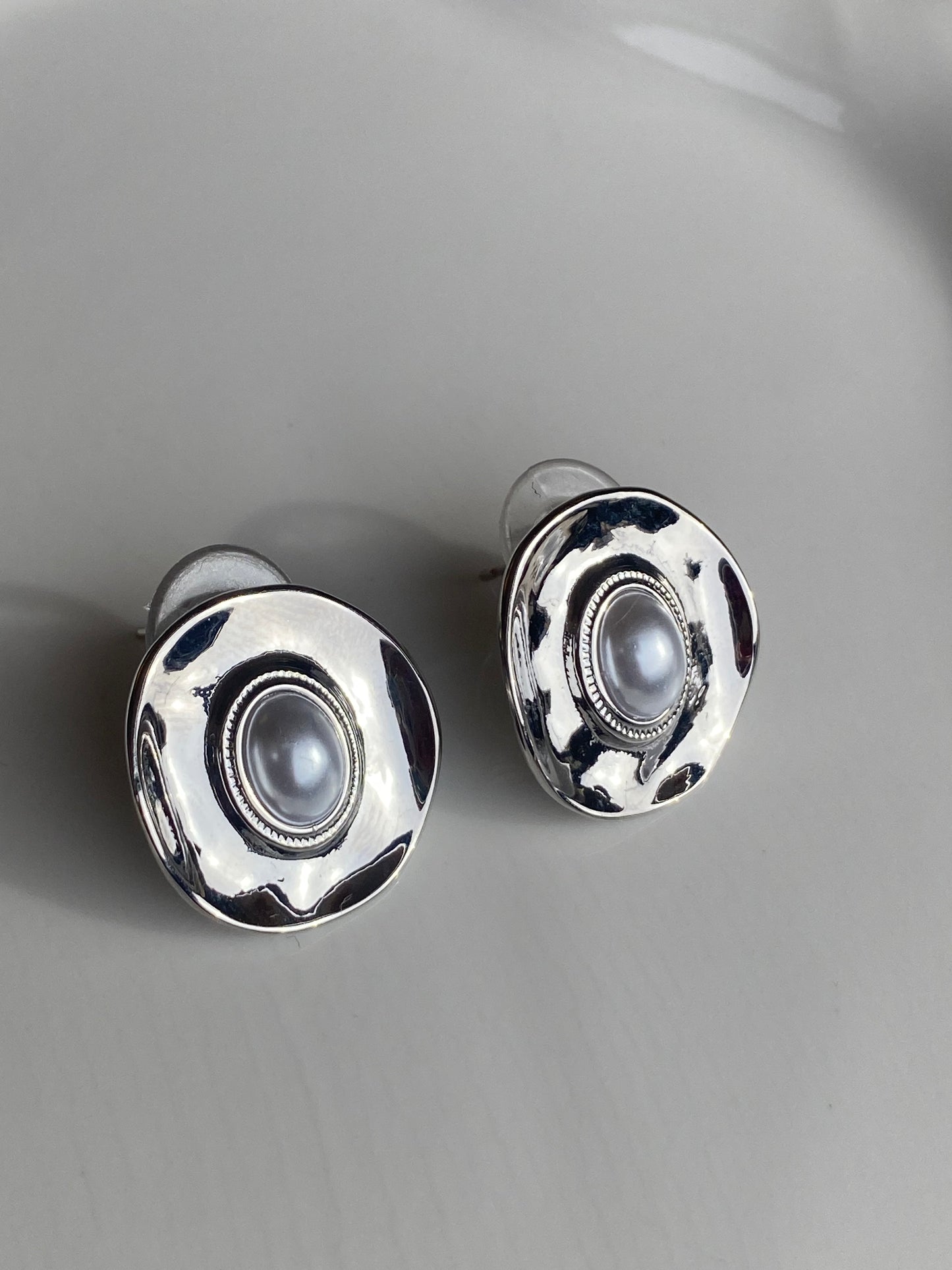 Pendientes con detalle de perla