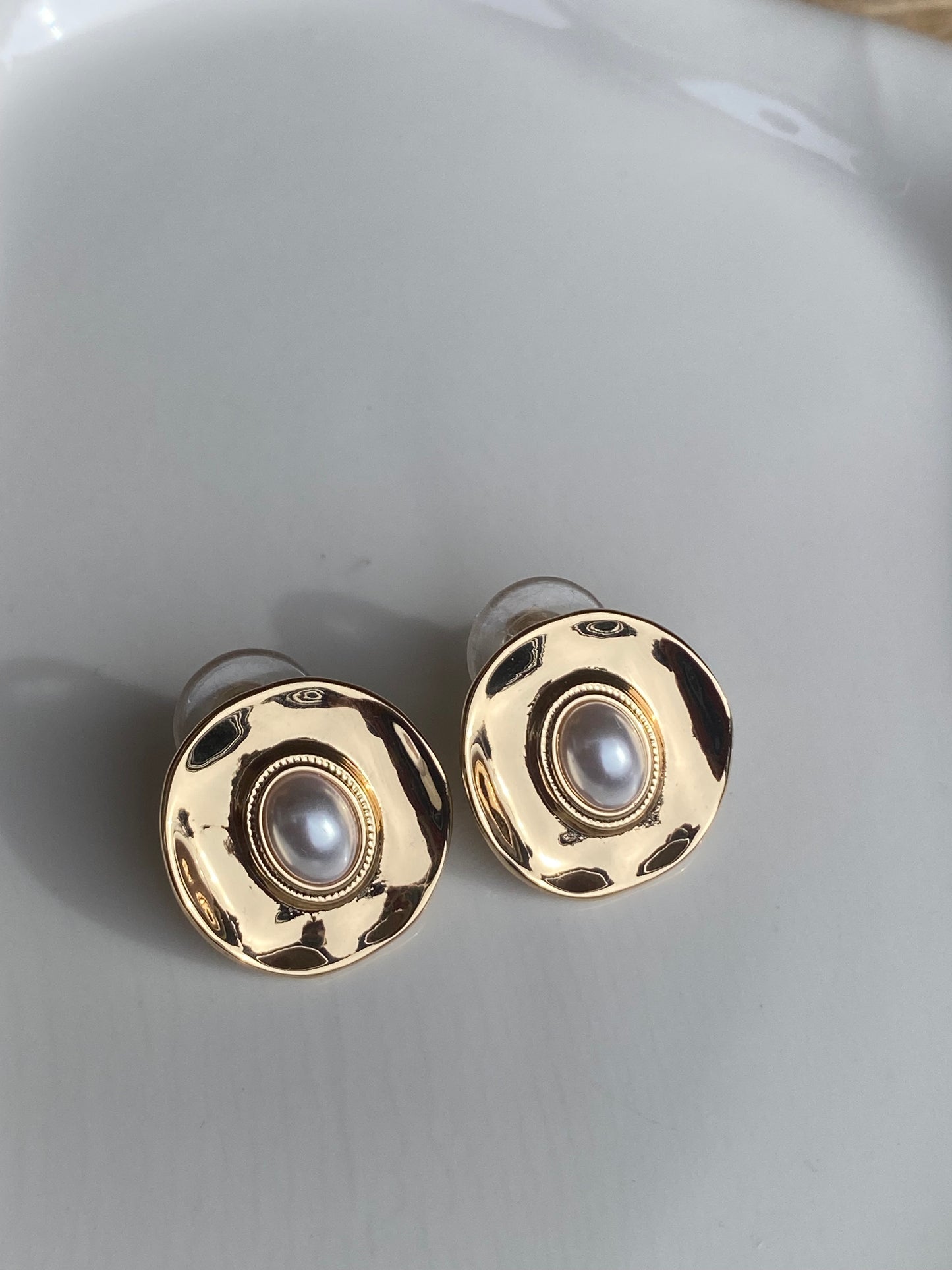 Pendientes con detalle de perla