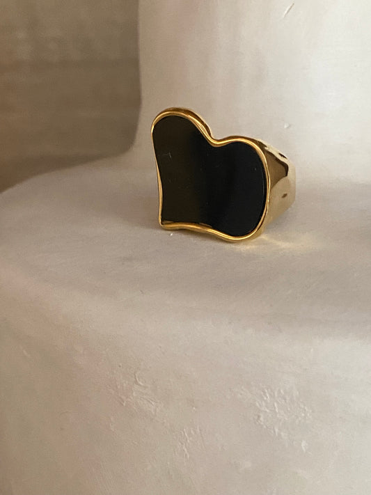 Irregular black heart ring