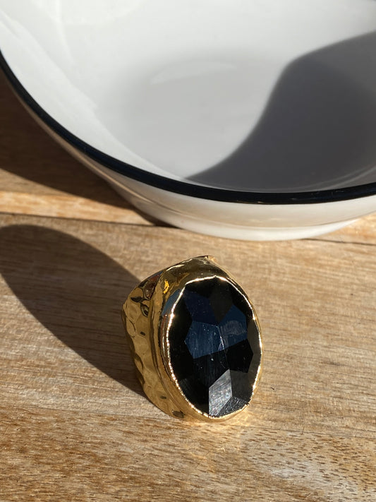Black stone open ring