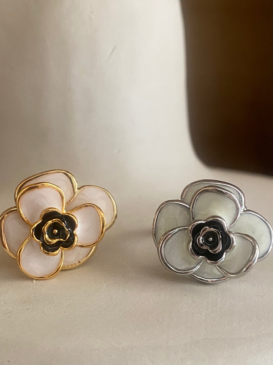 NEW IN! Enameled flower rings