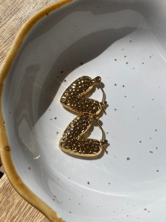 Pendientes corazón granulados