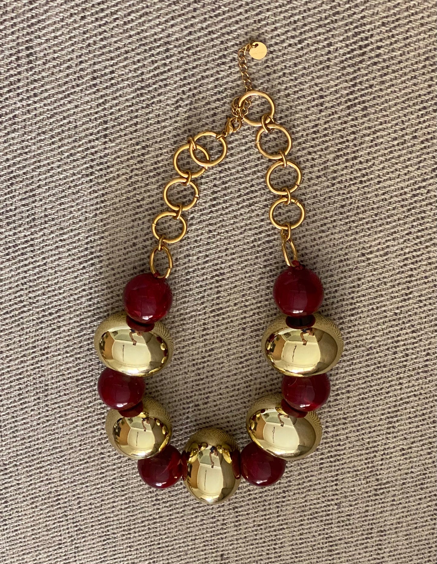 Collar corto bolas