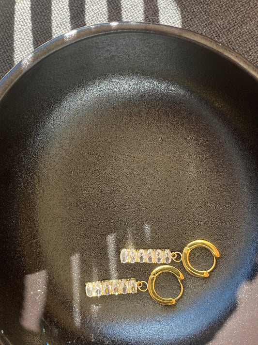 Aros con circonitas colgantes