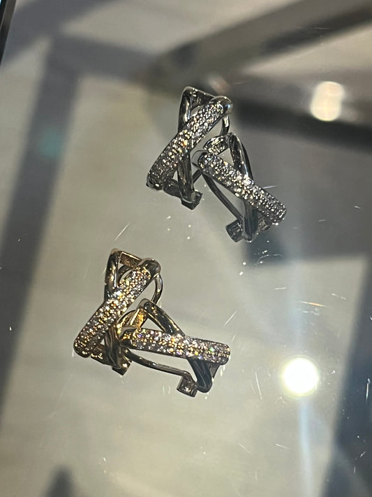 Aros cruzados con circonitas