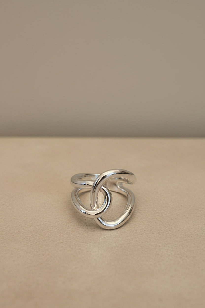 Anillo entrelazado